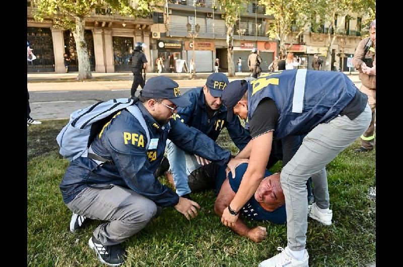 Reforma laboral- 12 detenidos por las protestas en el Congreso