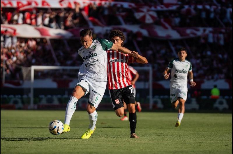 Estudiantes vencioacute a Sarmiento y despidioacute a Eduardo Domiacutenguez con una victoria en La Plata