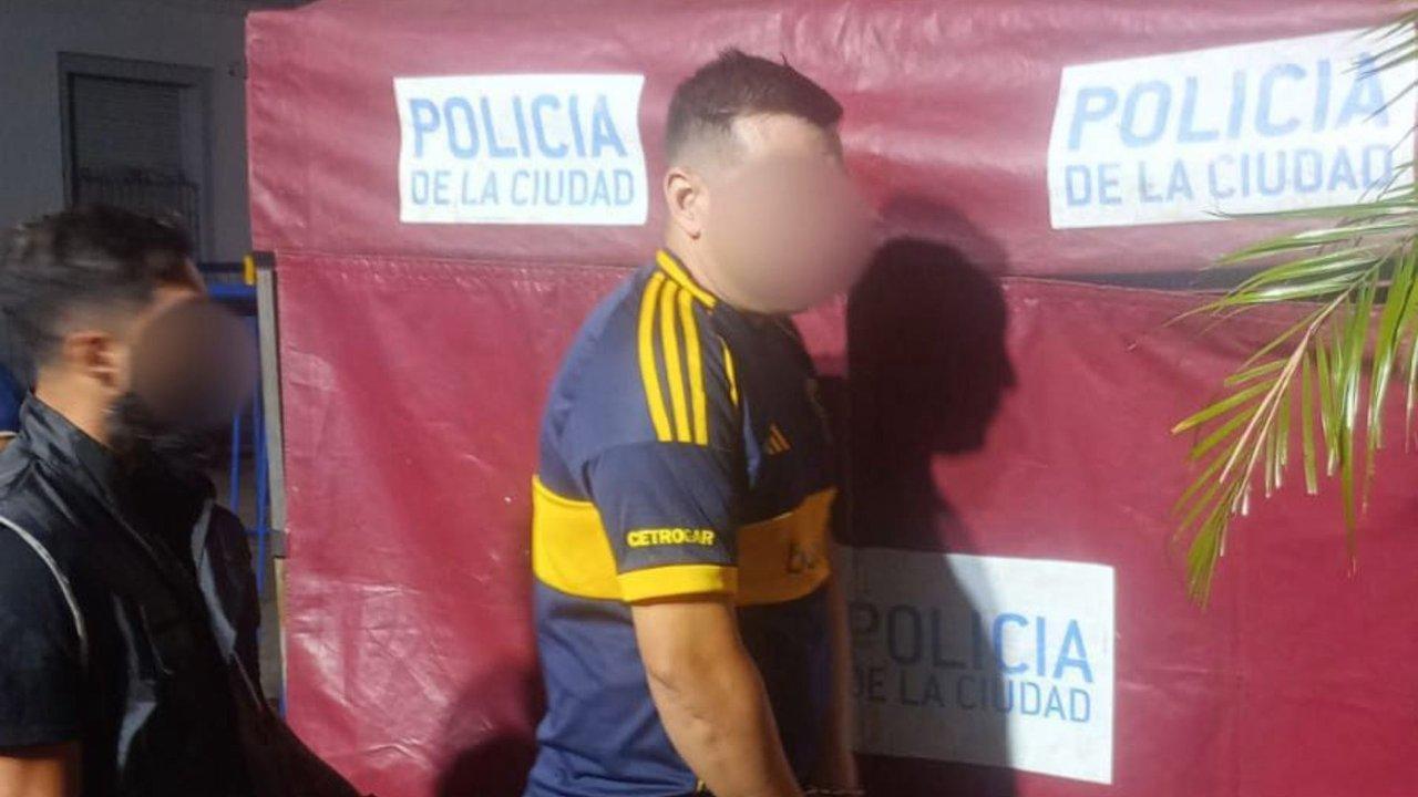 Detuvieron a un hombre con pedido de captura por robo agravado en el partido de Boca y Racing