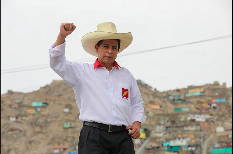 Peruacute- el presidente interino Balcaacutezar rechazoacute otorgar indulto a Pedro Castillo