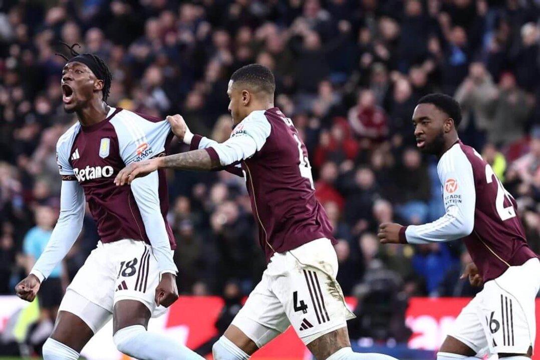 El Aston Villa del ldquoDiburdquo Martiacutenez y Buendiacutea empatoacute y empieza a despedirse de la pelea en la Premier League