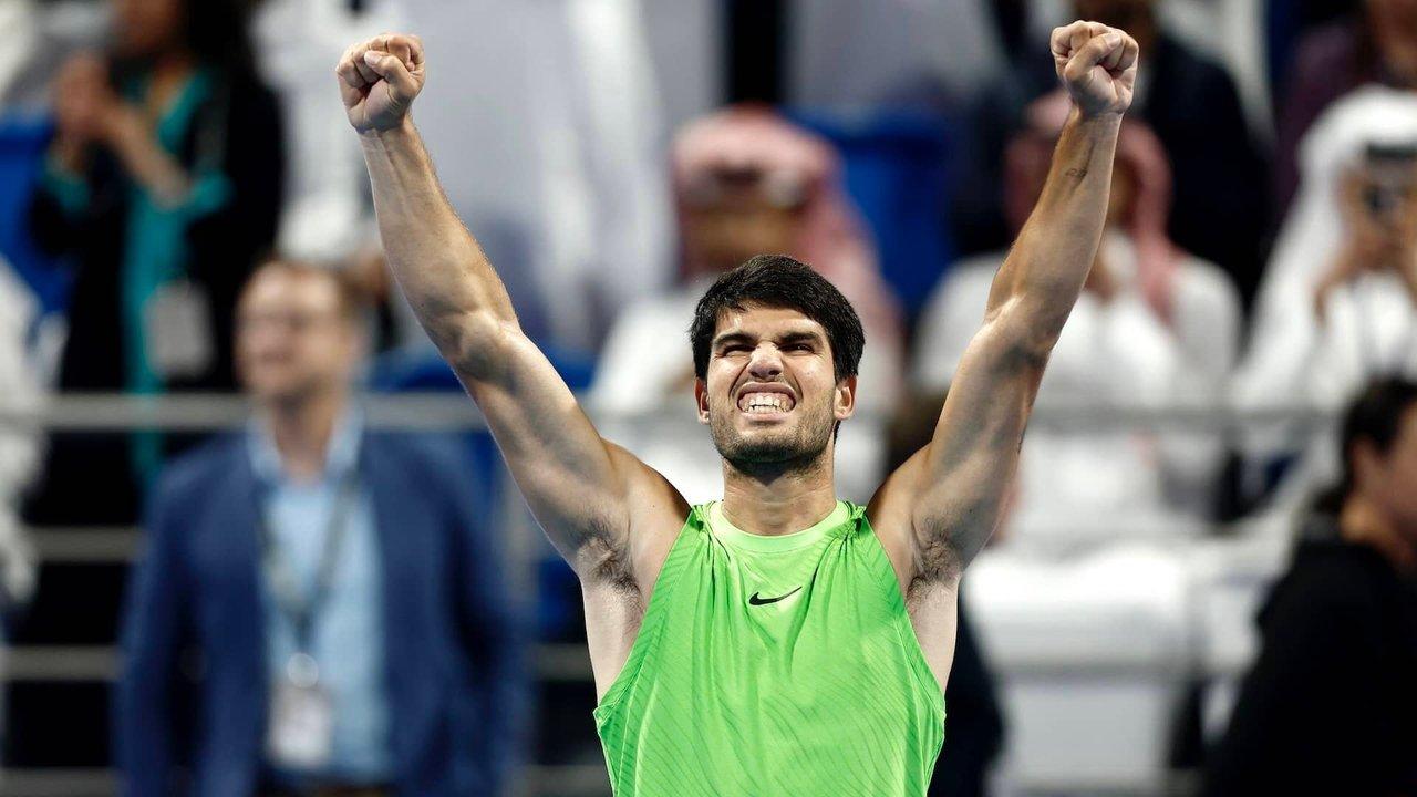 Alcaraz le dio una paliza a Fils y ganoacute el ATP 500 de Doha
