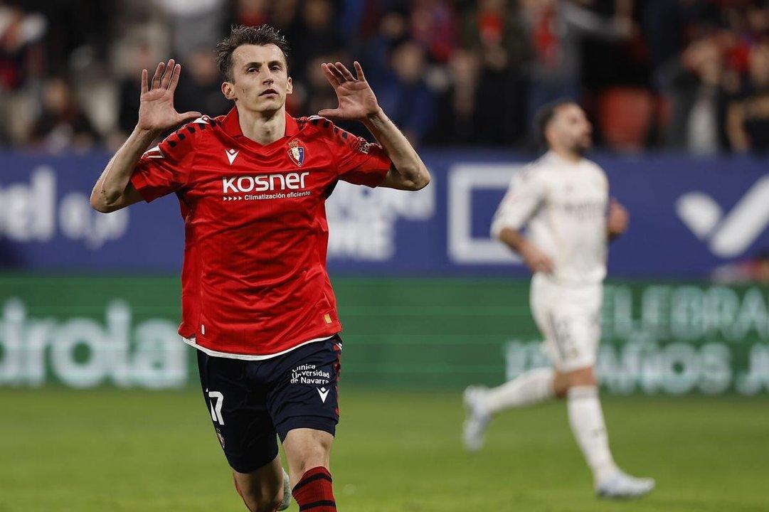 Osasuna sorprendioacute al Real Madrid y le ganoacute para complicar la lucha por La Liga