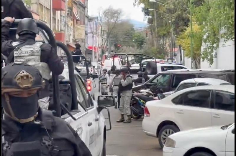 Tensioacuten en Meacutexico- impresionante operativo de seguridad para recibir el cuerpo de ldquoEl Menchordquo