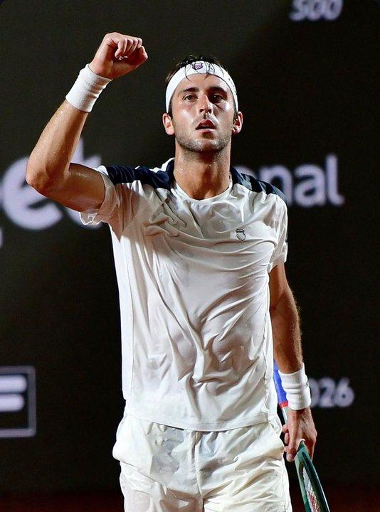 Tomaacutes Etcheverry derrotoacute a Tabilo y es campeoacuten del ATP 500 de Riacuteo