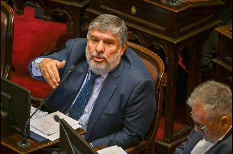 Al menos tres senadores peronistas pegaraacuten el portazo- Cristina Kirchner no logra frenar la sangriacutea