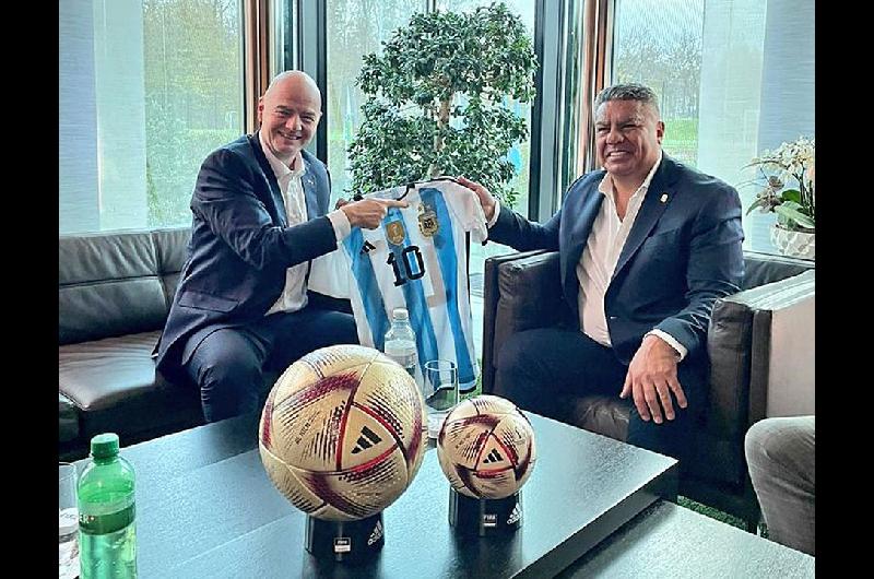 Autorizaron a Tapia a salir del paiacutes para viajes oficiales