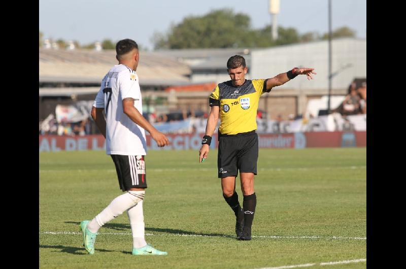 Los aacuterbitros respaldaron a la AFA en medio del conflicto judicial y el paro del fuacutetbol