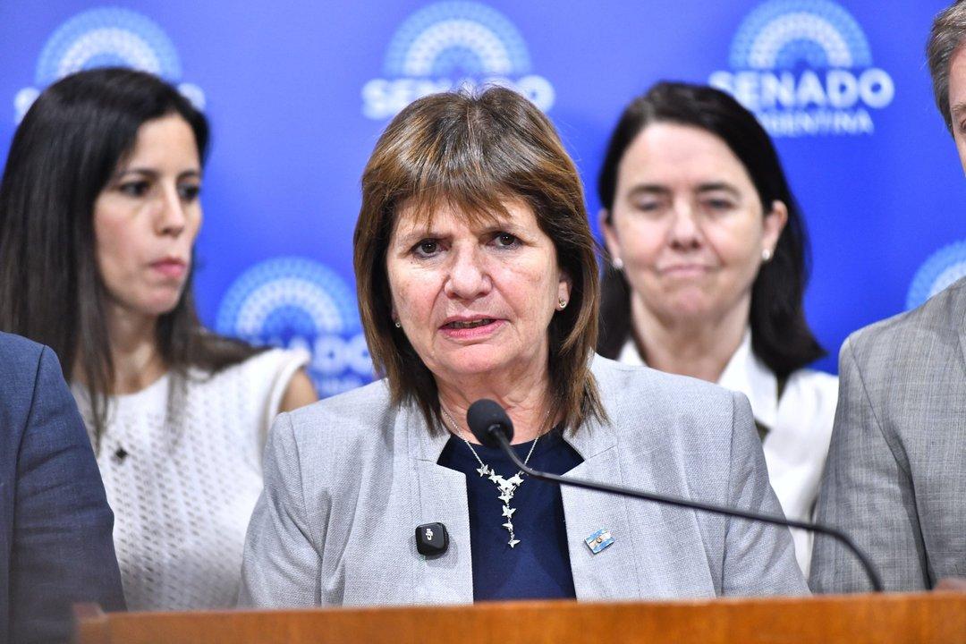 Bullrich criticoacute el paro del fuacutetbol y calificoacute de ldquoridiacuteculardquo la decisioacuten vinculada a la citacioacuten de Tapia
