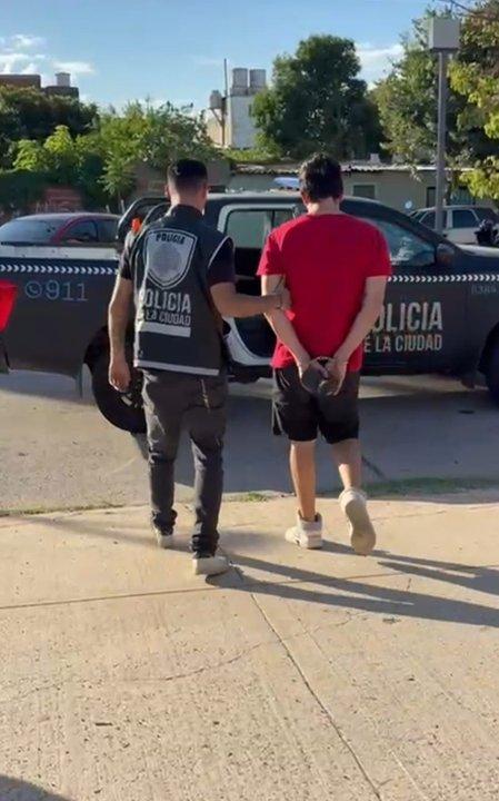 Operativos de la Policiacutea de la Ciudad en el fuacutetbol- detuvieron a un proacutefugo y demoraron a 18 trapitos