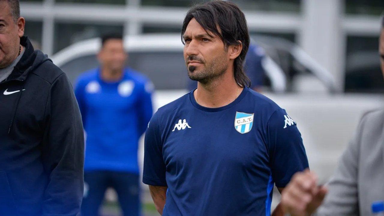 Colace fue despedido de Atleacutetico Tucumaacuten tras una nueva derrota