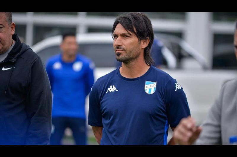 Colace fue despedido de Atleacutetico Tucumaacuten tras una nueva derrota