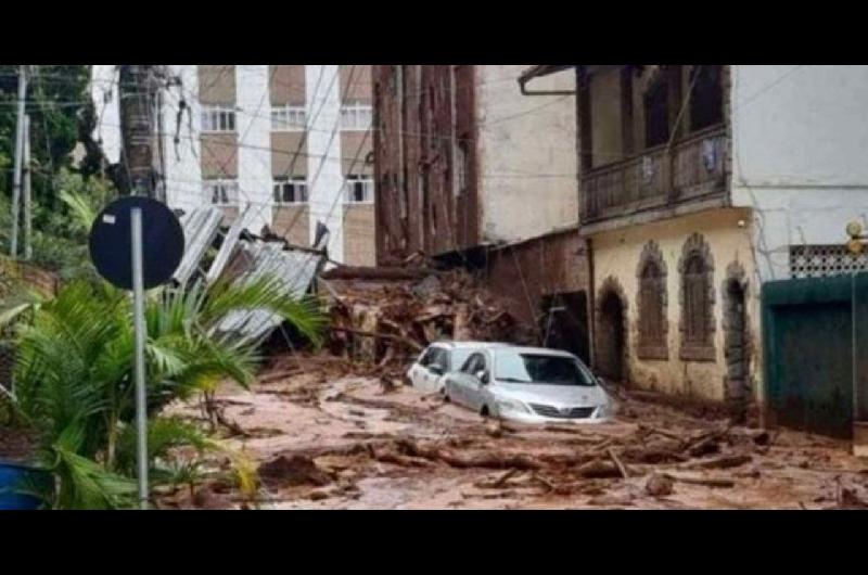 Brasil- murieron 46 personas por fuertes lluvias en Minas Gerais 