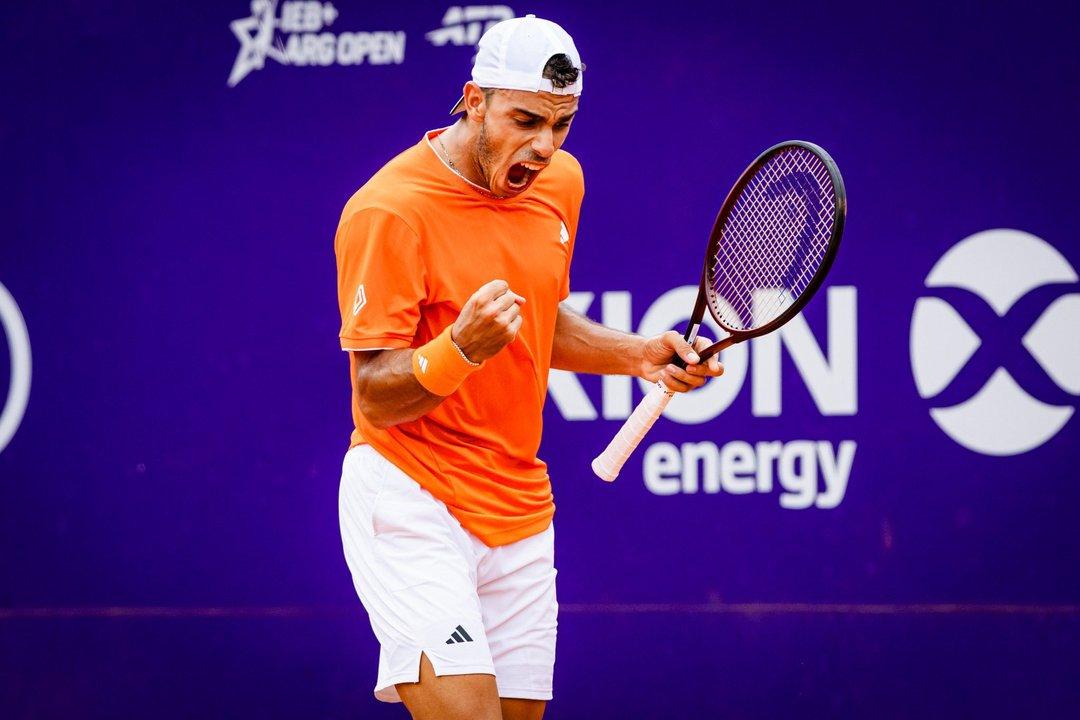 Francisco Ceruacutendolo avanzoacute a cuartos de final del Chile Open