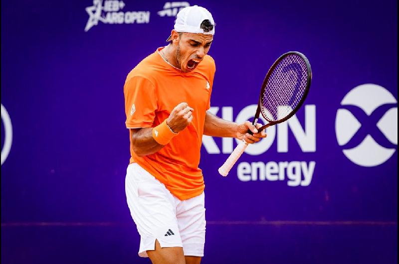 Francisco Ceruacutendolo avanzoacute a cuartos de final del Chile Open
