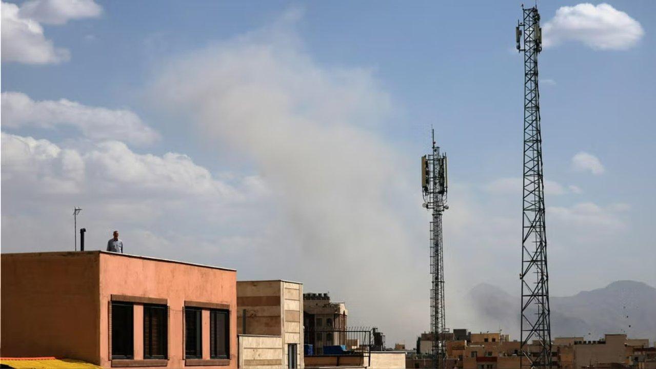 Apagoacuten total en Iraacuten- el reacutegimen suspendioacute internet y la telefoniacutea despueacutes de los ataques