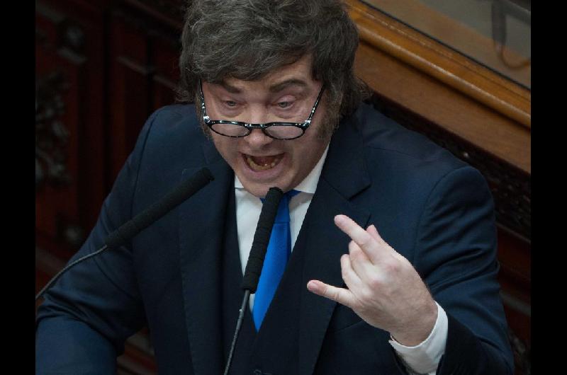 Milei volvioacute a apuntar contra Paolo Rocca- iquestLes parece normal pagar la tonelada de tubo de acero 4000 doacutelares cuando se paga 1400