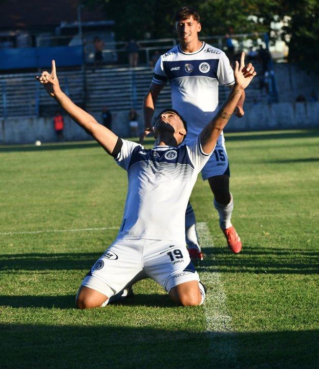 Acassuso le ganoacute a San Telmo por 3-2 y mantiene el puntaje perfecto en la Primera Nacional 2026