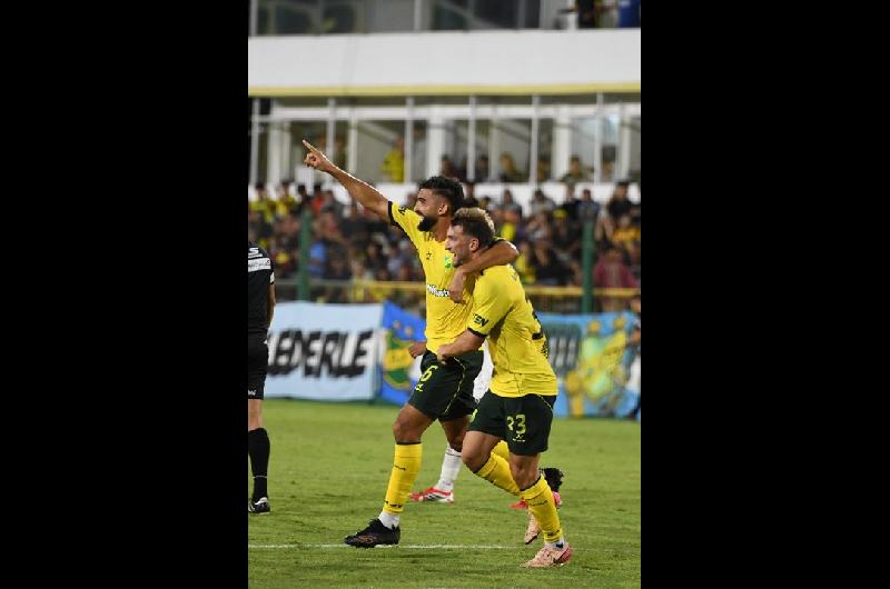 Defensa y Justicia empatoacute con Lanuacutes y sigue en zona de clasificacioacuten en el Torneo Apertura 2026