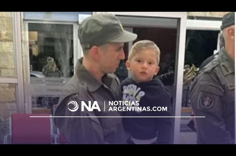 Nahuel Gallo llegoacute a Argentina y fue recibido por su esposa e hijo