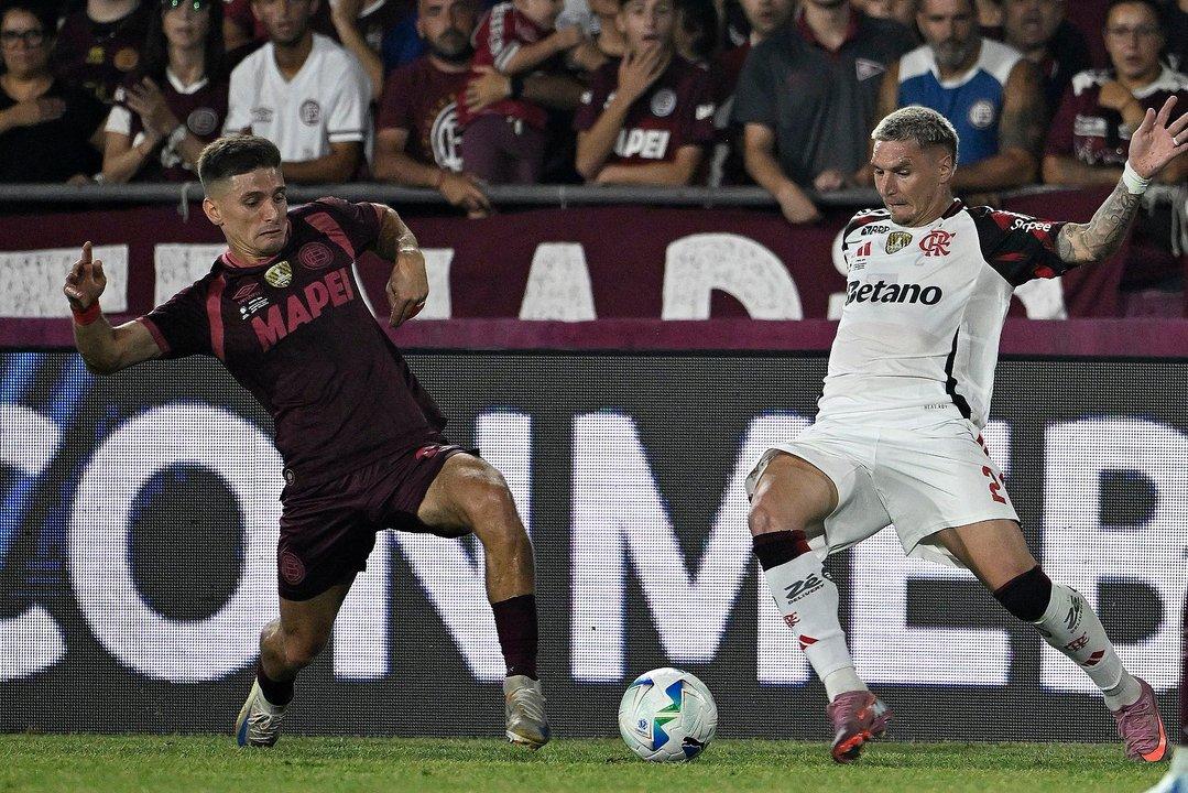 Un grande de Brasil estaacute cerca de quedarse con una figura del fuacutetbol argentino