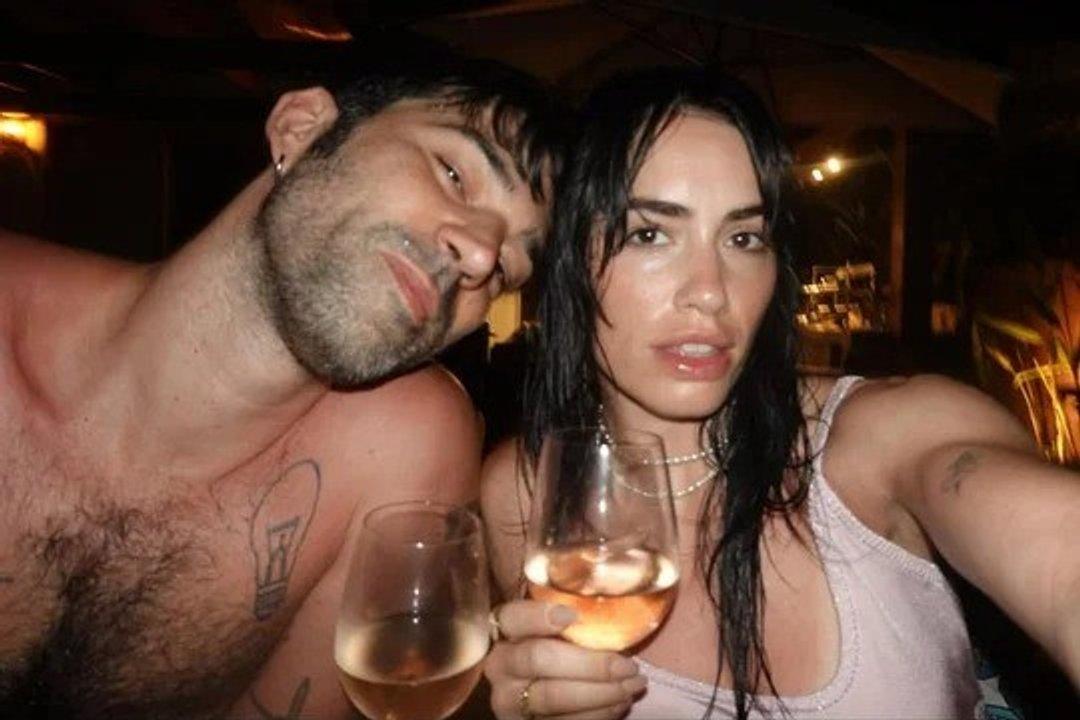 Lali Espoacutesito visitoacute a Pedro Rosemblat y mostroacute su anillo en vivo