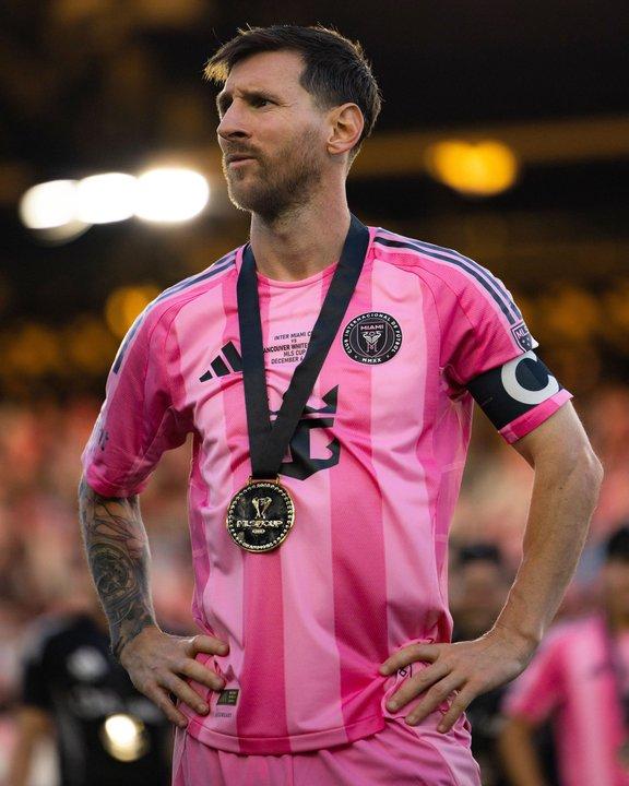 El video de Messi siguiendo el debut de Leones FC en la Primera C que explotoacute las redes