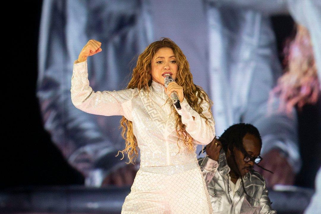 Shakira lloroacute ante 400 mil personas en el cierre de su gira en Meacutexico