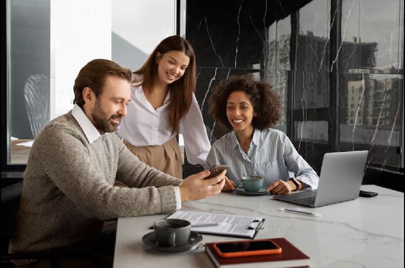 Las empresas revelan que daraacuten un aumento del 22-en-porciento- en los sueldos este antildeo