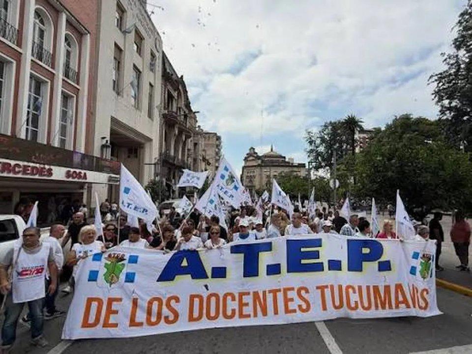 Tucumaacuten inicioacute el ciclo lectivo con paro docente y conciliacioacuten obligatoria