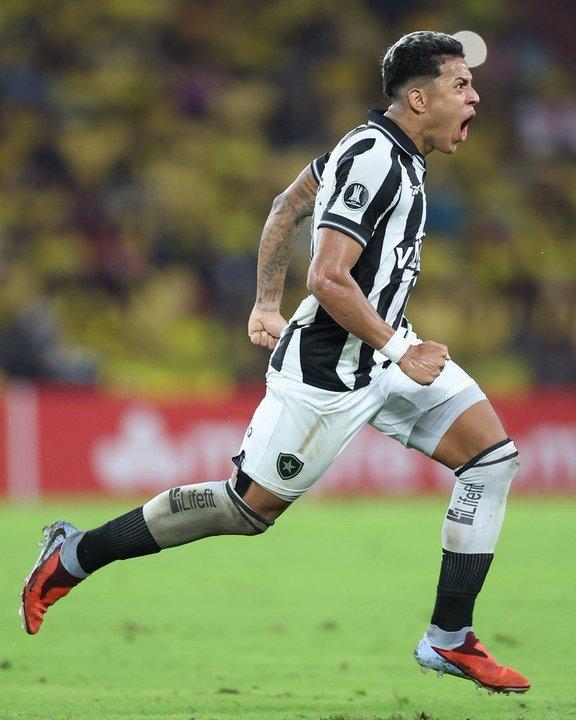 Botafogo y Barcelona (ECU) no se sacaron ventajas en la buacutesqueda de la clasificacioacuten a la Copa Libertadores
