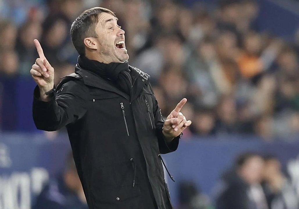 #128308 Seguiacute EN VIVO la presentacioacuten del ldquoChachordquo Coudet como DT de River