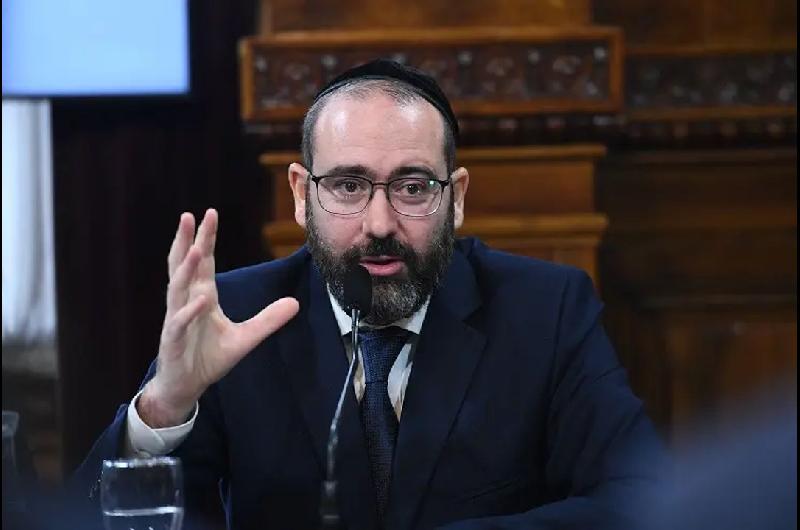 El embajador argentino en Israel- ldquoLo maacutes traumaacutetico es que suena la alarma y entraacutes en paacutenicordquo