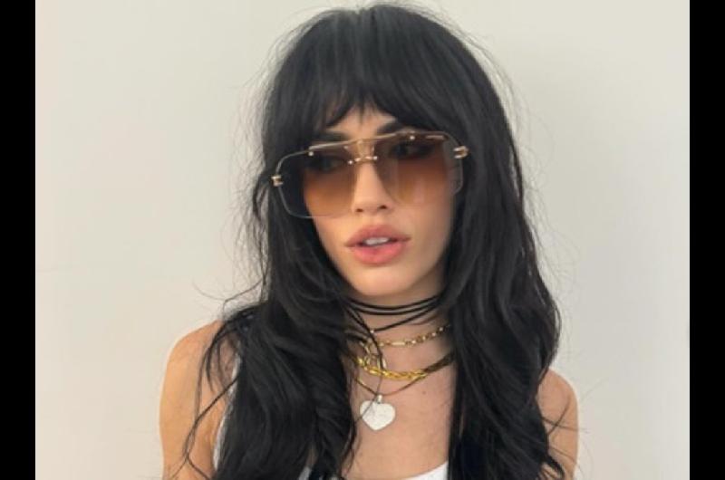 Lali Espoacutesito respondioacute a las criacuteticas sobre su muacutesica- ldquoQuiero verlo con un body de brillosrdquo