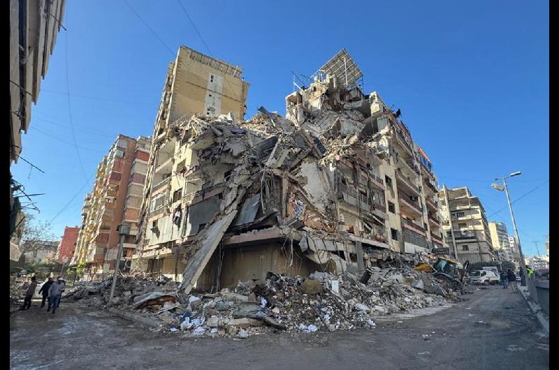 Subioacute a 217 la cifra de muertes por bombardeos en el Liacutebano