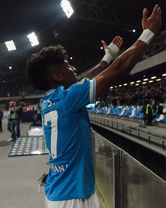 El Napoli derrotoacute al Torino y se asienta en los puestos altos de la Serie A