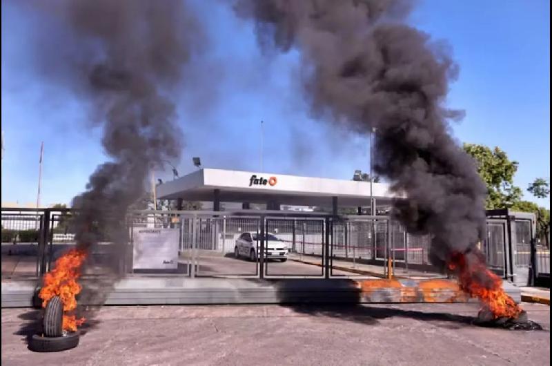 Advierten que el Gobierno busca un nuevo adversario poliacutetico mientras la economiacutea real se debilita