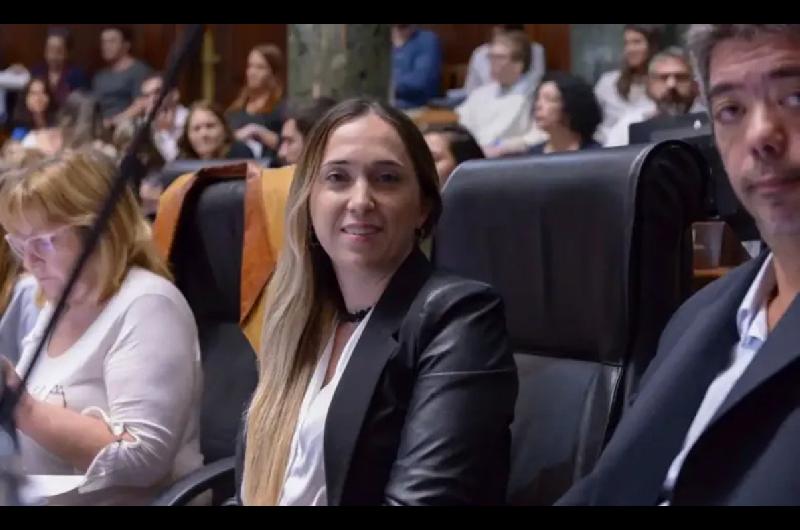 Histoacuterico- Mariacutea Sol Meacutendez ganoacute las elecciones y seraacute presidenta de Deportivo Espantildeol