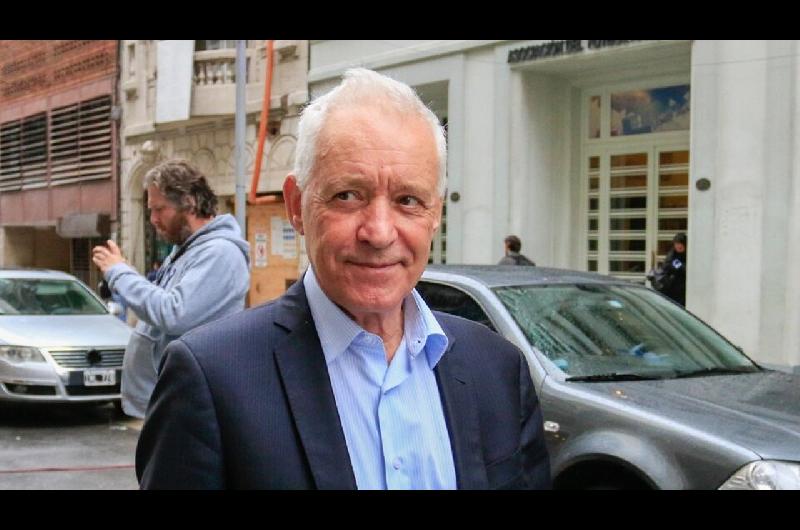 Causa AFA- Viacutector Blanco dejoacute un escrito y se desligoacute de los manejos en la asociacioacuten