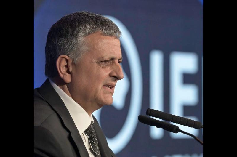 Horacio Mariacuten dijo que YPF no tocaraacute el precio de los combustibles