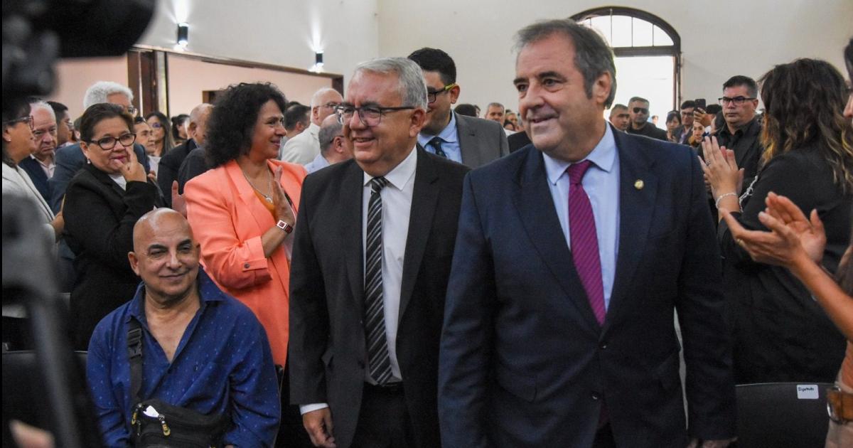 Bravo- la premisa es el trabajo con sentido social y equilibrio social