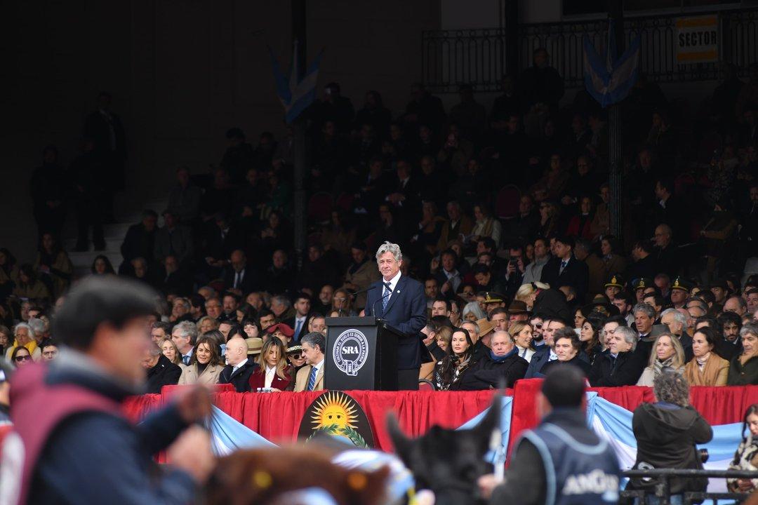 El jefe de la Rural elogioacute el modelo Milei- ldquoEl campo hoy sabe que no nos cambiaraacuten las reglas de un diacutea para el otrordquo