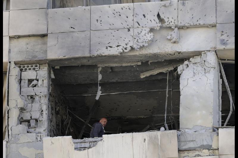 Israel intensifica los bombardeos contra Hezbollah en el Liacutebano y ataca suburbios del sur de Beirut