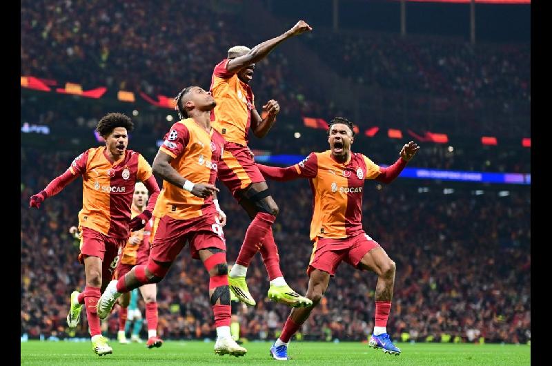 Galatasaray sorprendioacute a Liverpool en Inglaterra y consiguioacute la ventaja en la Champions League