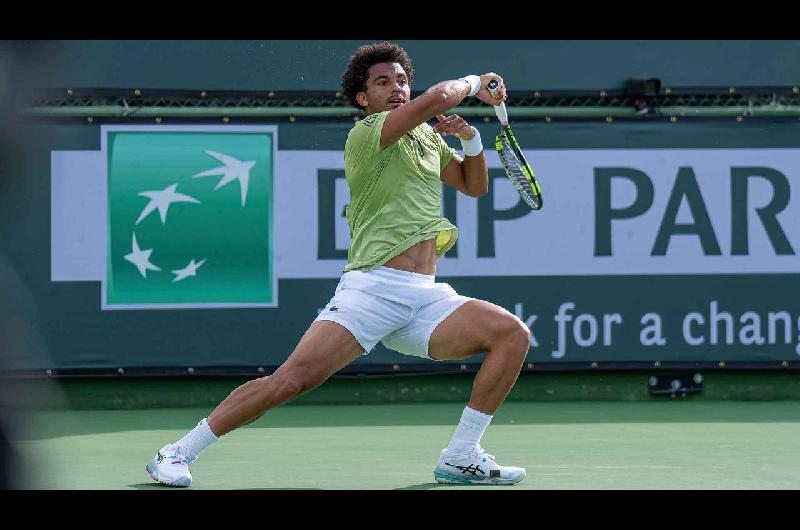 Fils derrotoacute a Auger-Aliassime tras un tiebreak agoacutenico y volvioacute a los cuartos de un Masters 1000