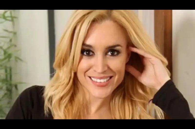 Poleacutemica por un mail del Consulado argentino en Miami que promociona el show de Faacutetima Floacuterez