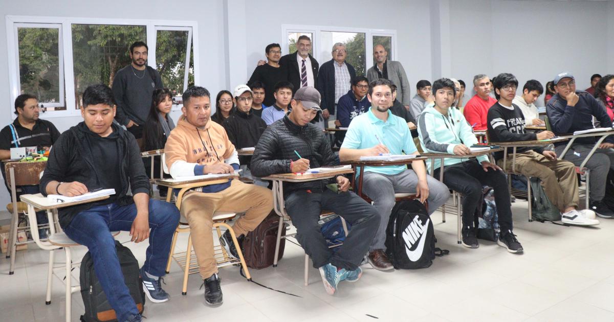 Egresa la primera cohorte de mecatroacutenica y preparan nueva oferta educativa