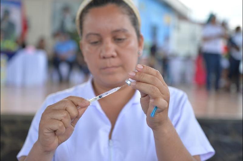 Rusia planea incluir vacunas contra el caacutencer en el programa de seguro meacutedico en 2026