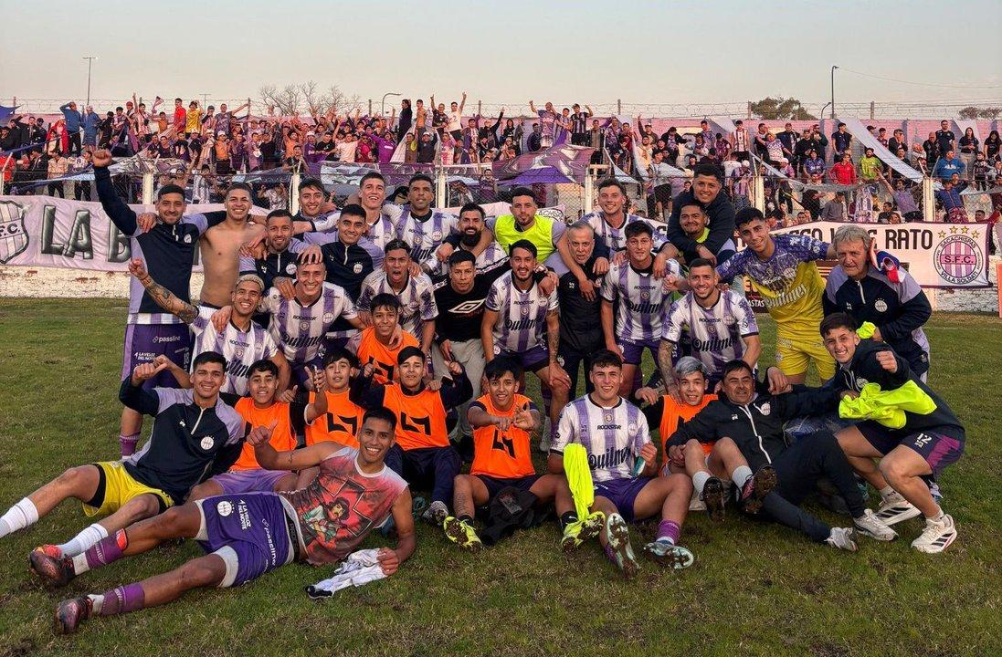 La burla de Sacachispas a Adorni por el viaje de su esposa en el avioacuten presidencial