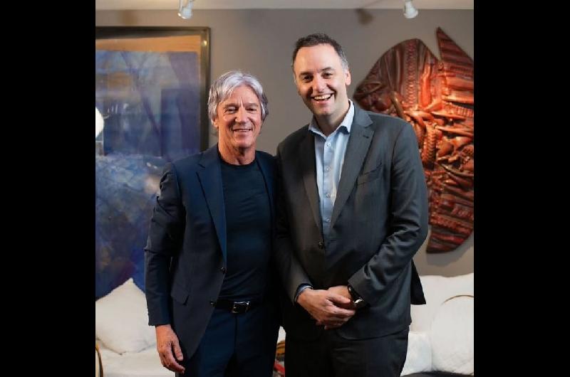 Quieacuten pagoacute el vuelo privado de Adorni a Punta del Este- la versioacuten de su amigo